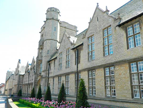 Uppingham School | 12-17*