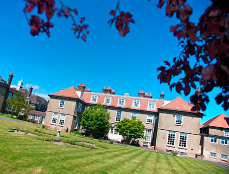 Farringtons School | 10-16*