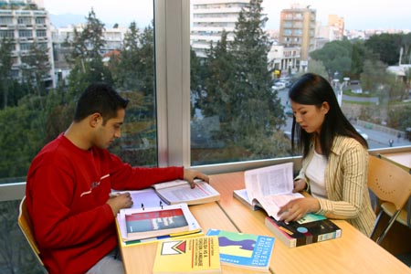 Americanos College (AC)